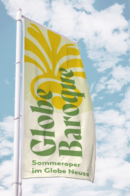 Vertikale Fahne für das Globe Baroque Sommerfestival im Globe Neuss