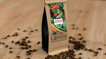 Etikett für den Hahne-Kaffee der Kaffeerösterei Lameng aus Düsseldorf Unterrath – inszeniert als Mockup, gestaltet von Studio Robin Frank
